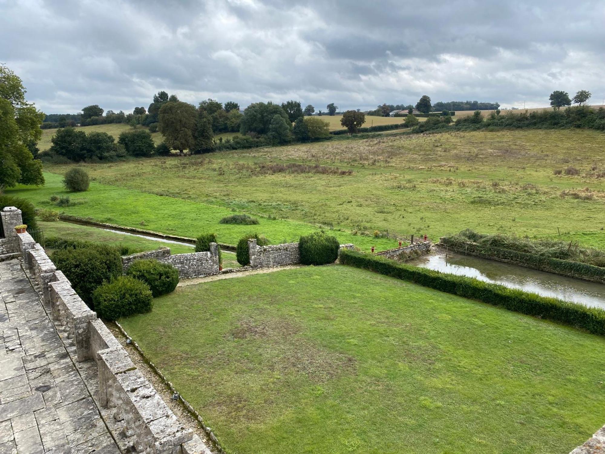 Chateau De Cibioux Surin  Eksteriør bilde